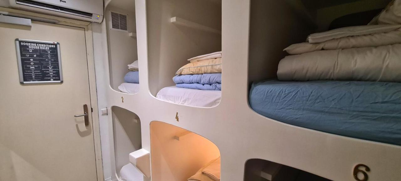 Hostel The Golden Stork Den Haag